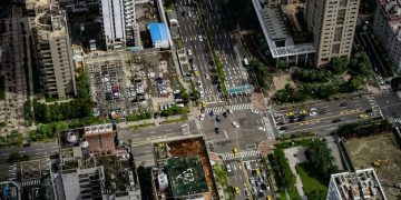 Taxa Selic em 12,75%: Impactos e Perspectivas na Economia Brasileira - Cover Image